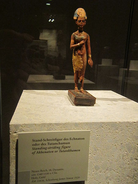 450px-Figure_of_Akhenaten_or_Tutankhamen.jpg