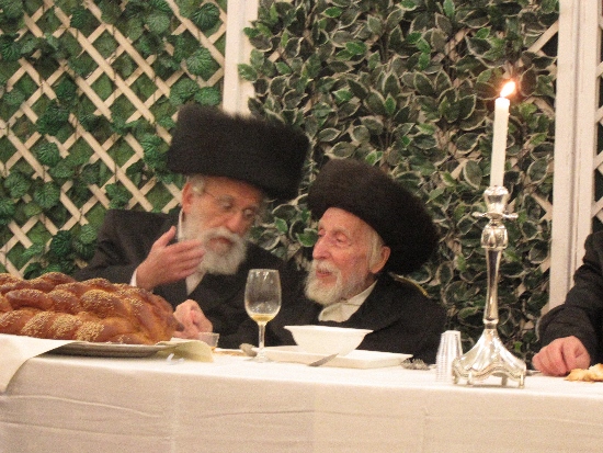 ZEIDE MIT REB CHAIM MOSHE (550x413).jpg