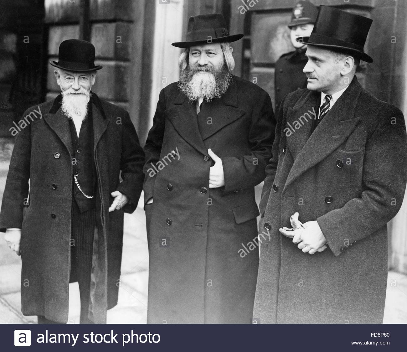 jewish-delegates-of-the-palestine-conference-in-london-1939-FD6P60.jpg
